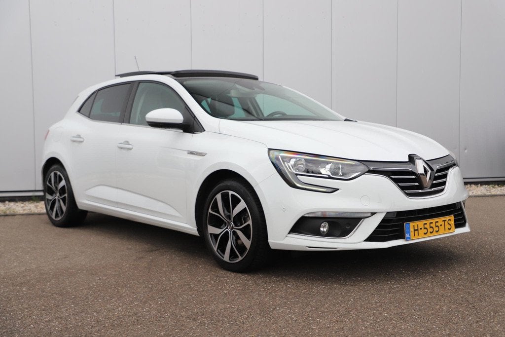 Renault Mégane 1.3 TCe Bose Panoramadak Trekhaak Half Leder, Auto's, Renault, Voorwielaandrijving, Euro 6, 4 cilinders, Met garantie (alle)
