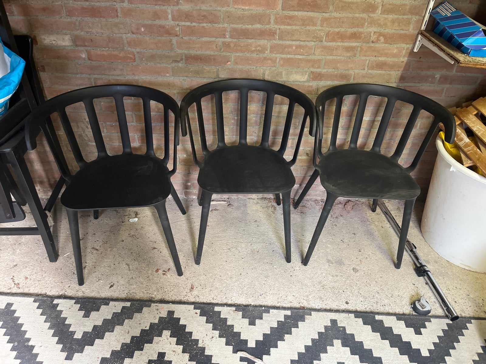 Set van 3 zwarte stoelen - Gebruikt, Ophalen, Kunststof, Gebruikt, Drie