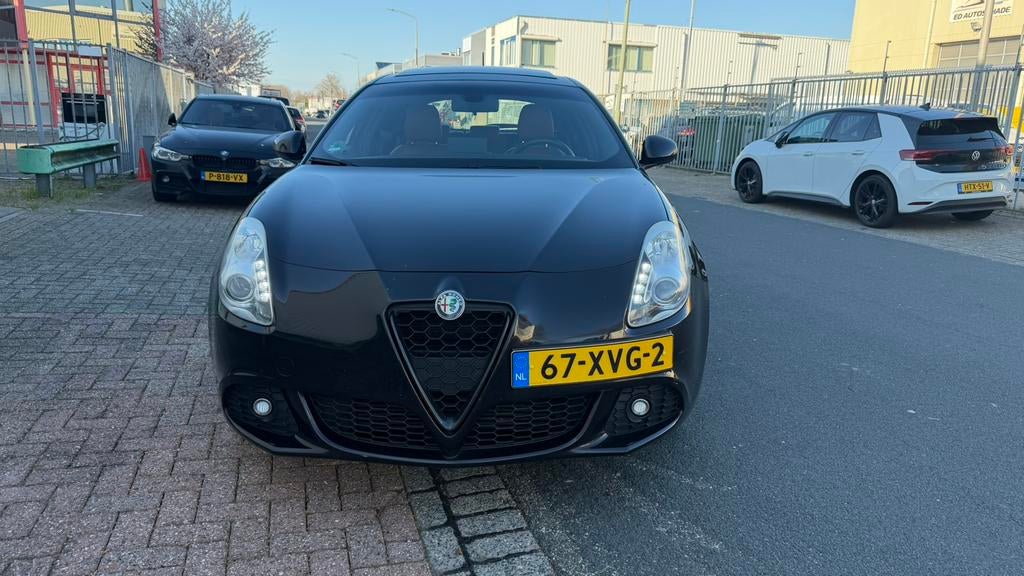 Alfa Romeo Giulietta 1.4 Turbo Multi AIR TCT 2012 Aut Pano, Auto's, 1280 kg, 4 cilinders, Zwart, Origineel Nederlands