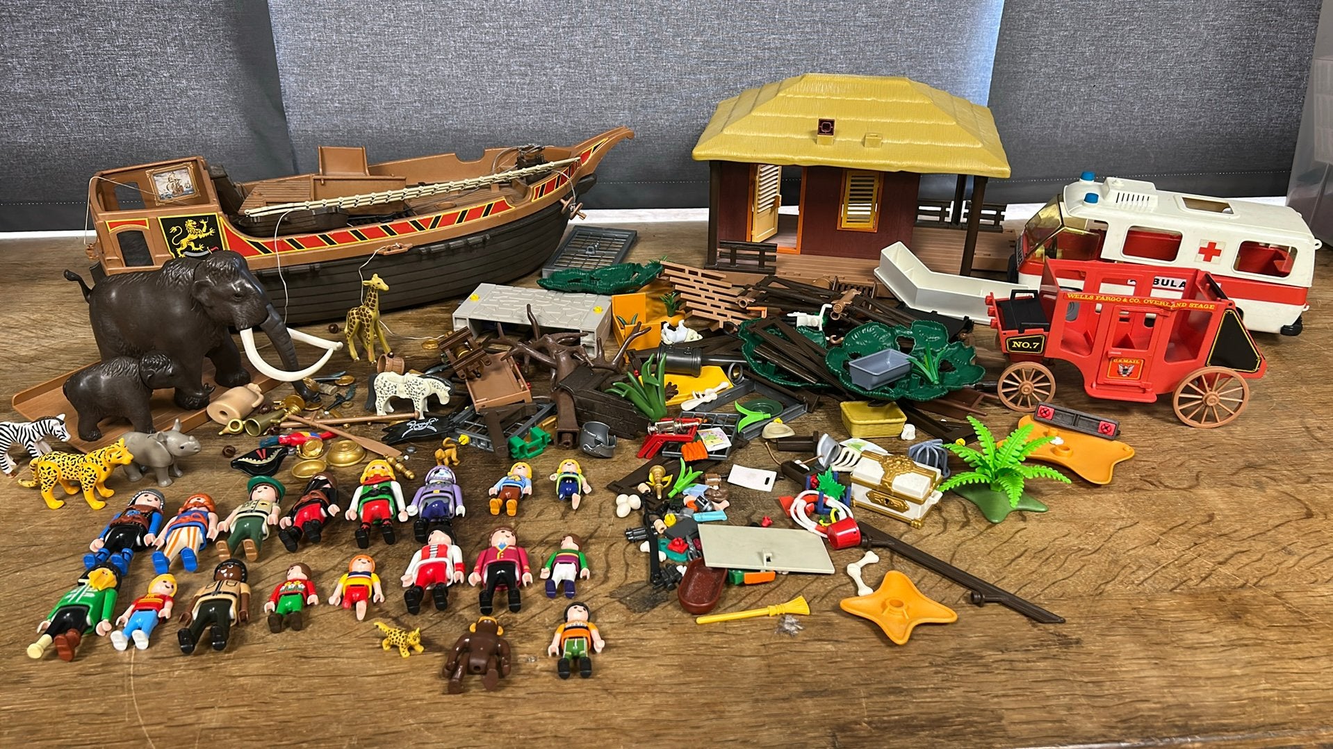Playmobil. Mammoet. Safari hut. En een boot., Ophalen of Verzenden, Gebruikt, Losse onderdelen, Overige typen