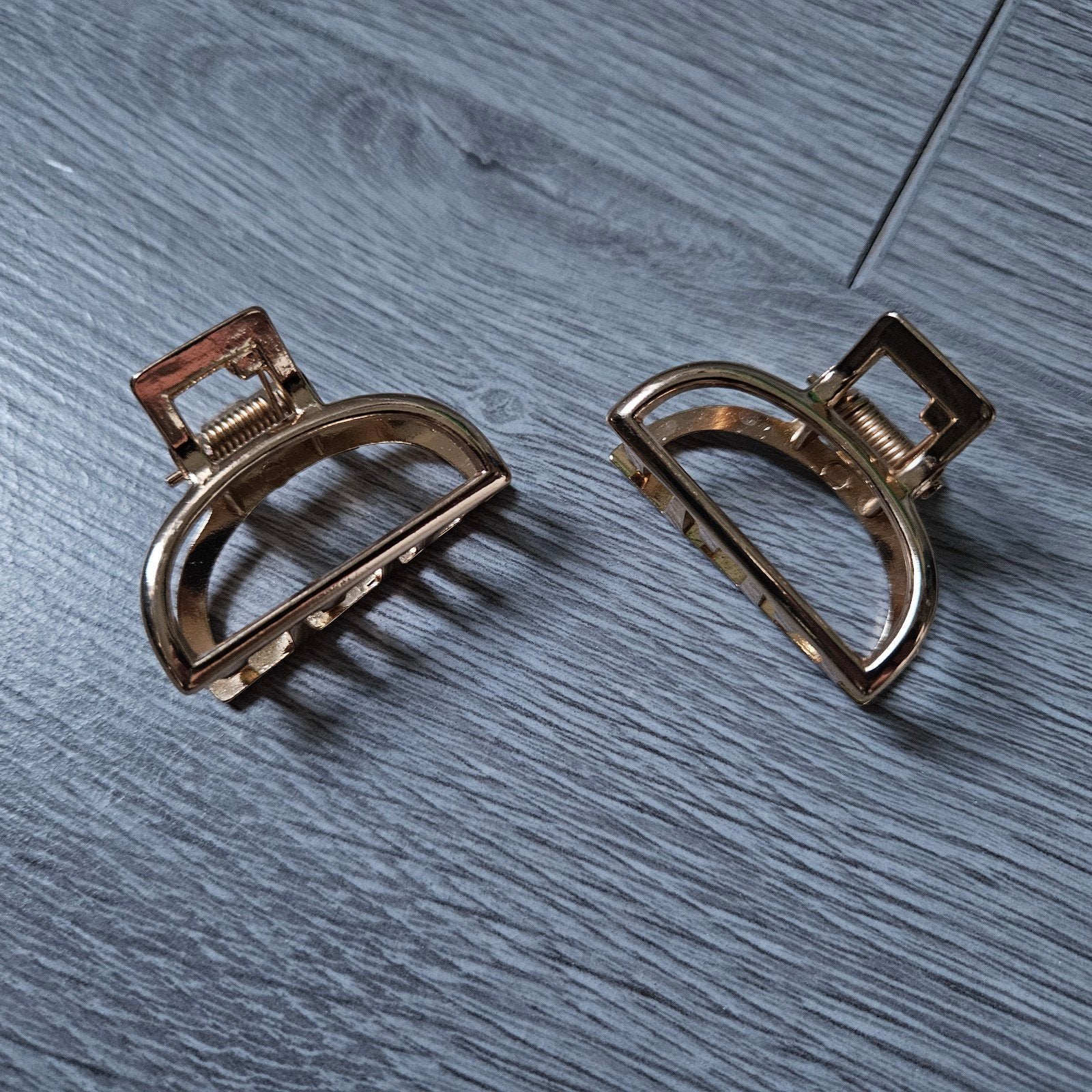 Kastopruiming: Nieuwe H&m gouden haarclips - set van 2, Ophalen of Verzenden, Nieuw, Haarspeld