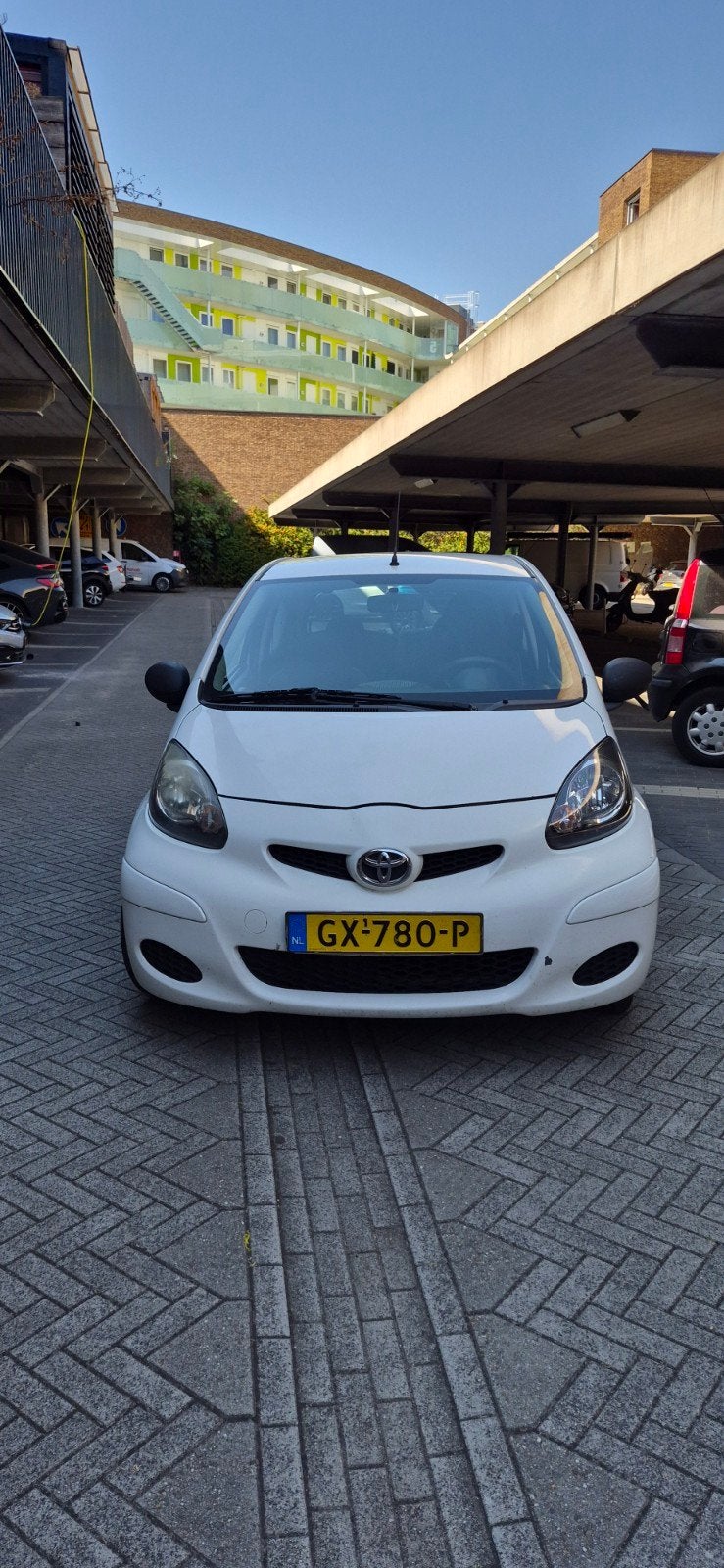 Toyota Aygo 1.0 12V Vvt-i 3DRS MMT 2011 Wit, Auto's, Toyota, Voorwielaandrijving, 4 stoelen, Handgeschakeld, Particulier