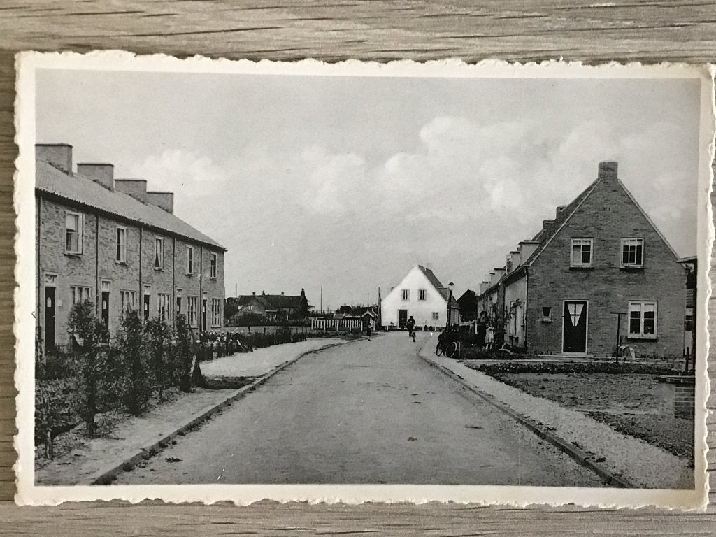Oude Ansichtkaart Zuidland, Wilhelminastraat 1955, Ophalen of Verzenden, 1940 tot 1960, Ongelopen, Zuid-Holland