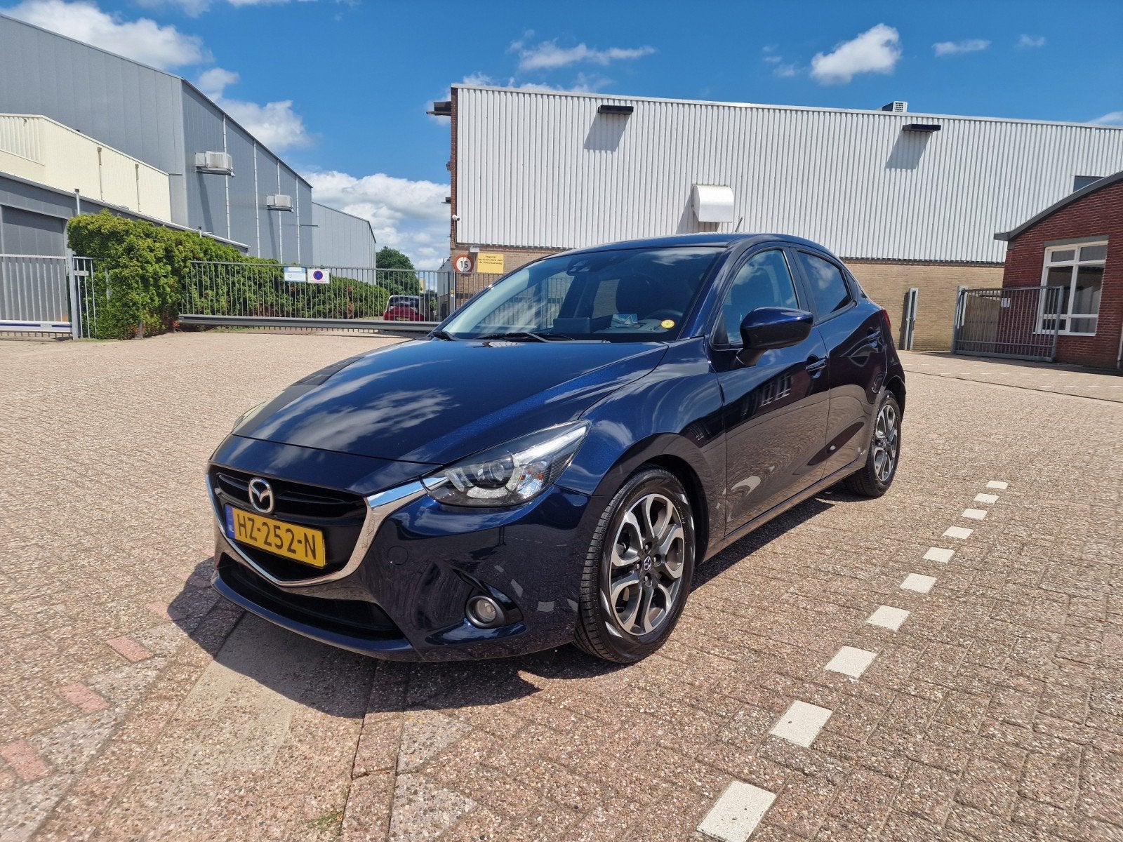 2016 Mazda 2 1.5 Skyactiv GT-M Blauw Carplay Android Camera, Auto's, Mazda, Voorwielaandrijving, Stof, 4 cilinders, Blauw