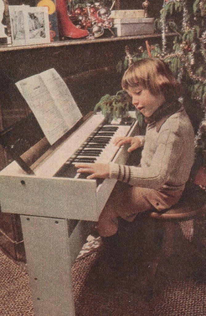Retro reclame 1975 Magnus orgel jongetje leert het snel, Verzenden, Overige typen