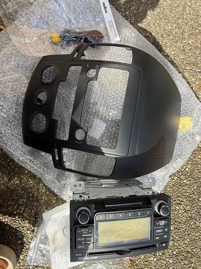 Hyundai i20 radio en dashboardpaneel, Auto diversen, Autoradio's, Ophalen of Verzenden, Gebruikt