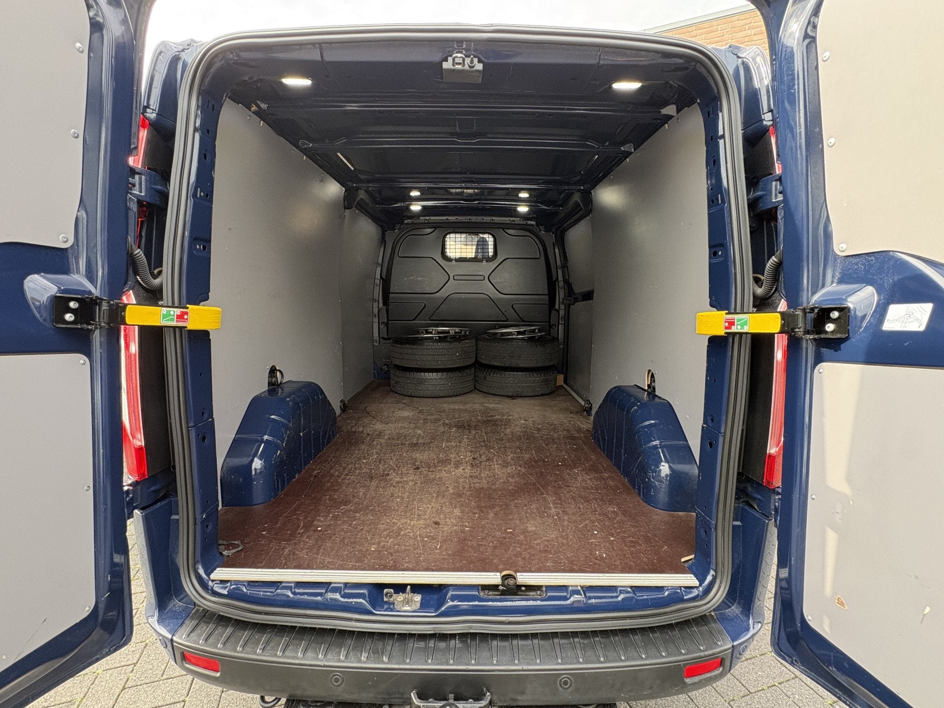Ford Transit Custom 2.0TDCI 130PK Automaat Lang / Carplay /, Stof, 4 cilinders, Met garantie (alle), Blauw