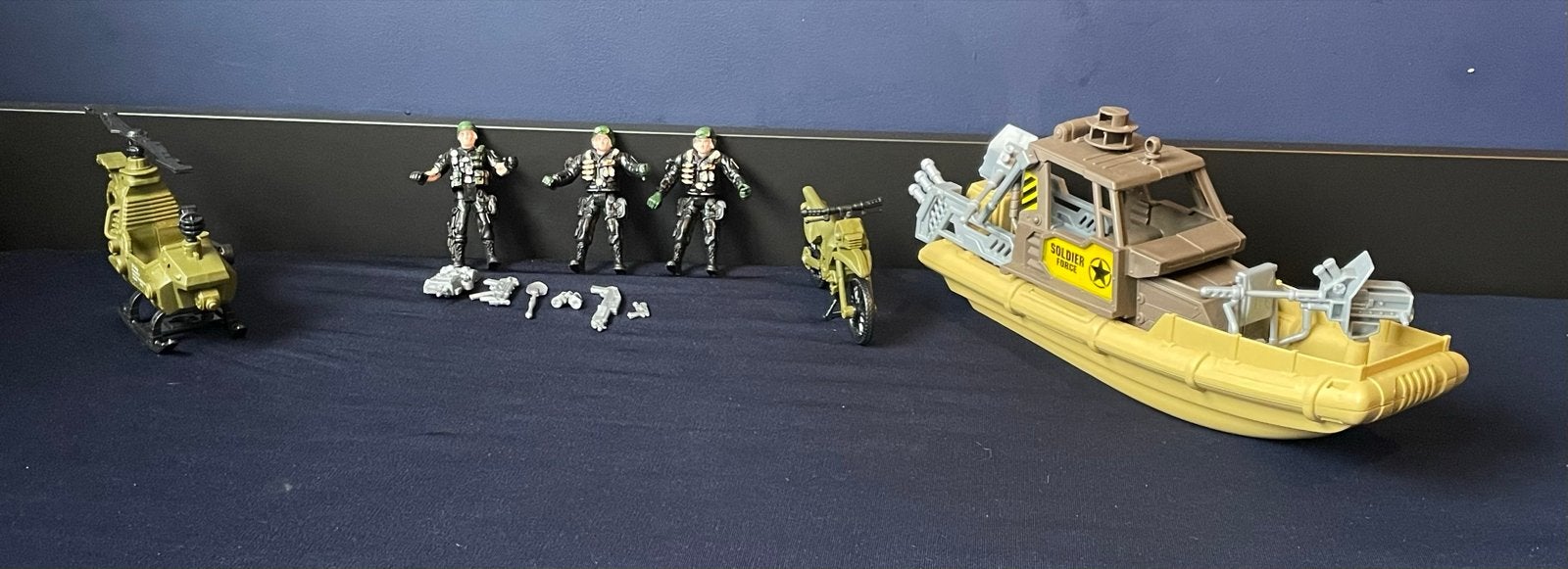 Soldier Force Speelgoed Set: Boot, Motor, Helikopter & Figur, Ophalen, Gebruikt