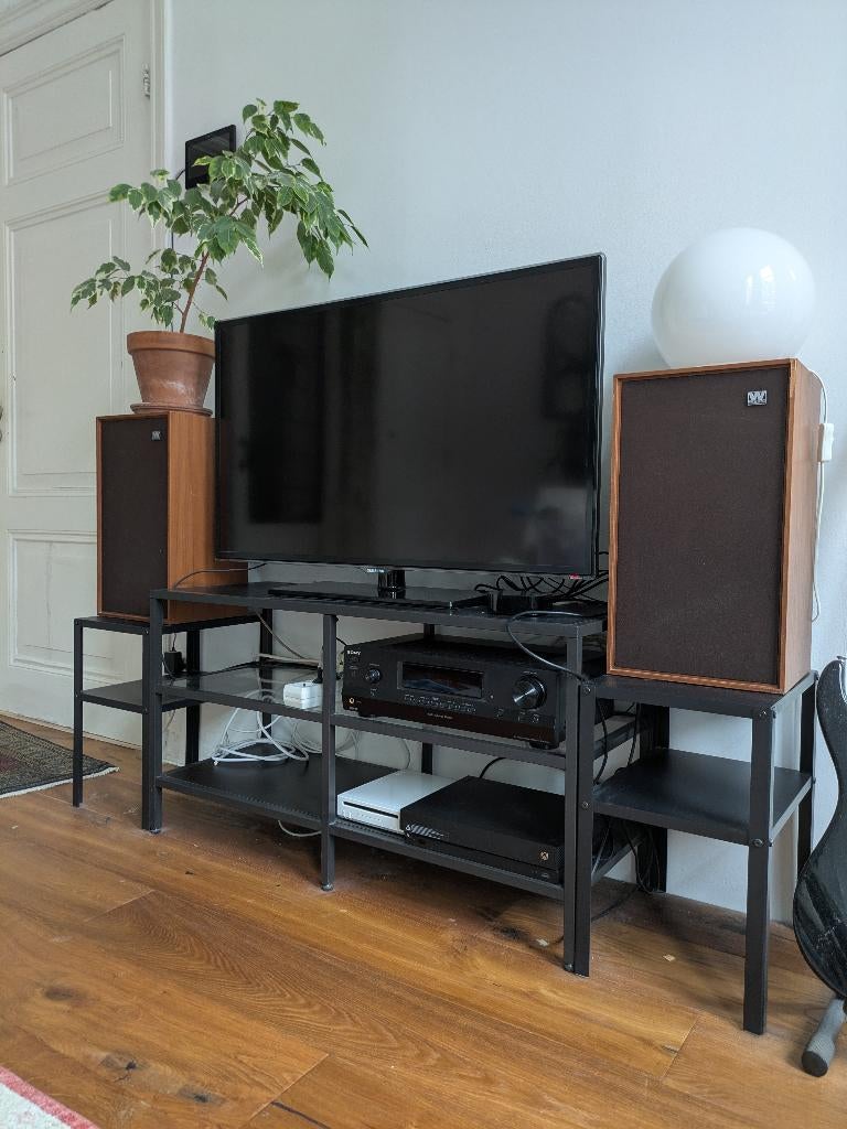 Zwart IKEA Vittsjö TV-meubel of kastje, Huis en Inrichting, Ophalen, Gebruikt, Industrieel, modern, 50 tot 100 cm