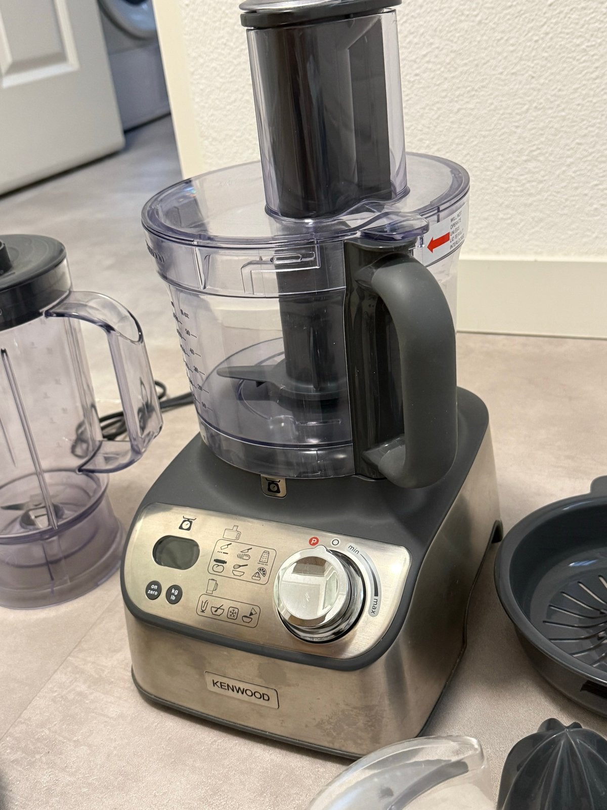 Kenwood Multipro Compact Foodprocessor FDP301SI, 1 tot 2 liter, 2 snelheden, Ophalen of Verzenden, Zo goed als nieuw