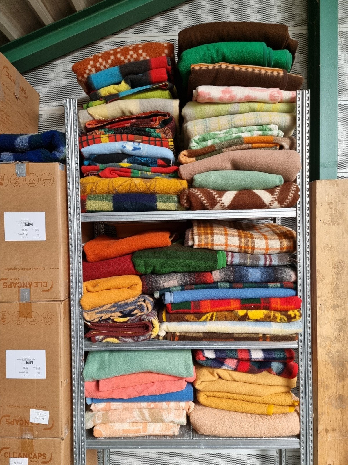 Grote hoeveelheid wollen dekens, Ophalen, Div, Div, Div