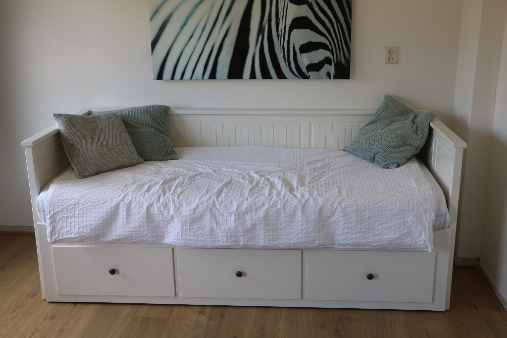 Ikea hemnes bed (verstelbaar tot 2 persoonsbed), Ophalen, Eenpersoons, Wit, 80 cm
