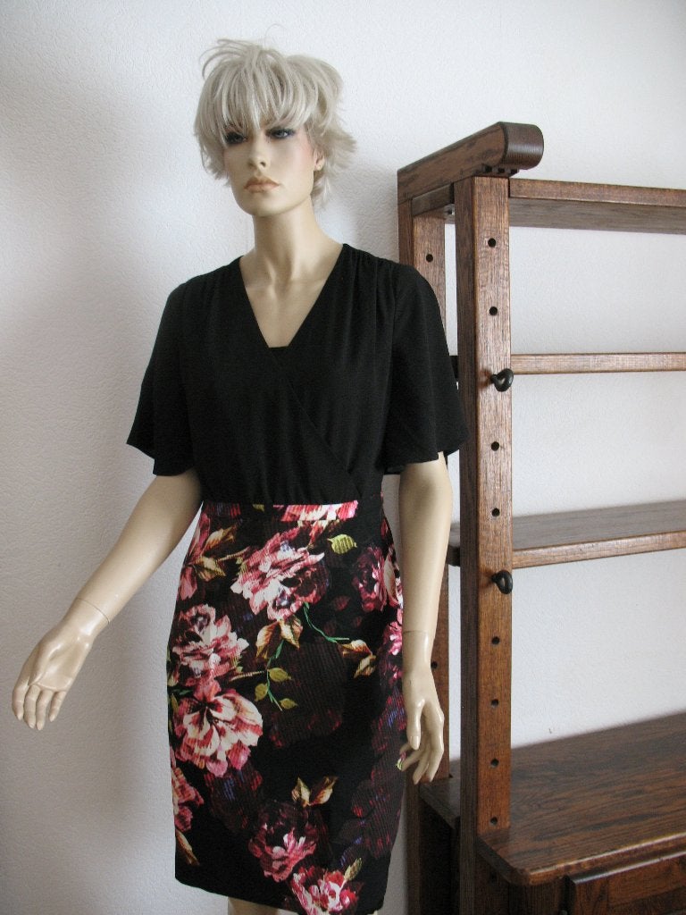 Steps Jurk Zwart met Mooie Bloemenrok Maat 38, Kleding | Dames, Jurken, Maat 38/40 (M), Zwart, Ophalen of Verzenden, Zo goed als nieuw