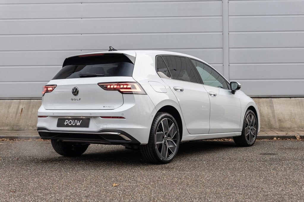 Volkswagen Golf 1.5 eHybrid 204pk Style Edition | Panoramada, Auto's, Volkswagen, 12 maanden, Stof, 1498 cc, Euro 6