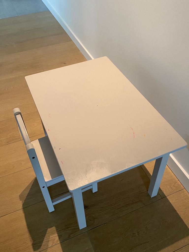 Ikea tafeltje sundvik en 2 stoeltjes., Ophalen, Tafel(s) en Stoel(en)