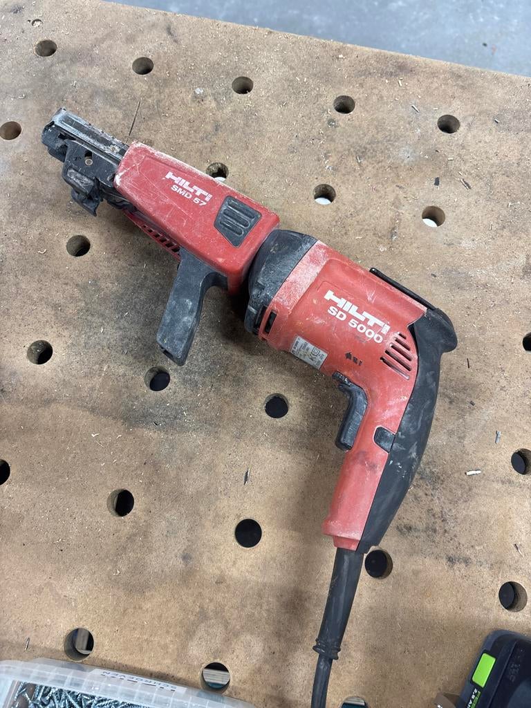 Hilti SD 5000 Schroefmachine met SMD 57 magazijn, Variabele snelheid, Ophalen of Verzenden, Boor- en Schroefmachine, Gebruikt