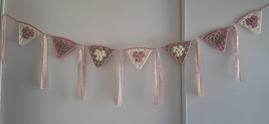 Gehaakte slinger met lapjes stof, Ophalen of Verzenden, Nieuw