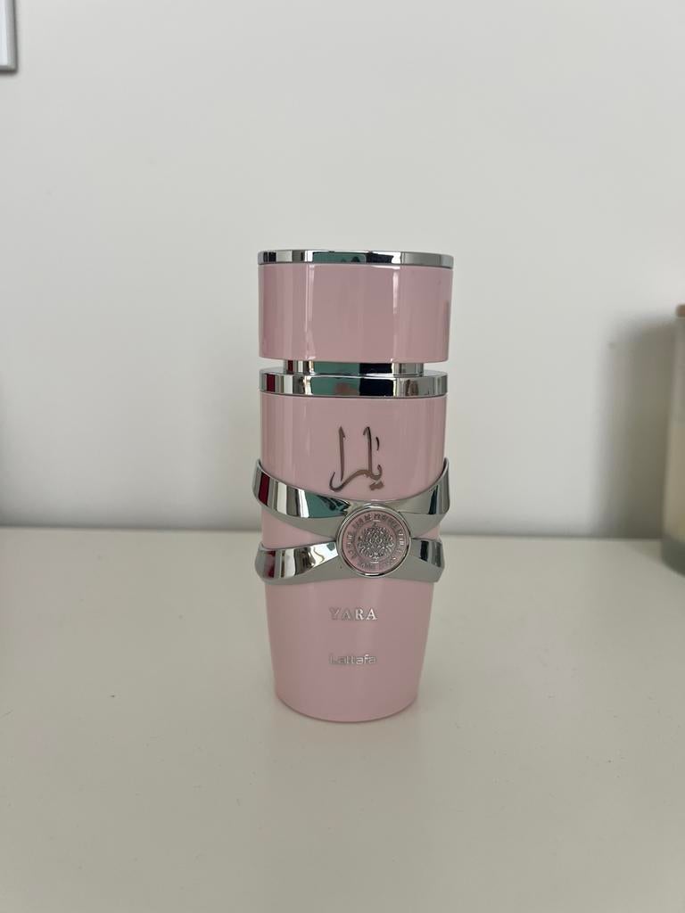 Yara edp 100ml - Lattafa, Ophalen of Verzenden, Zo goed als nieuw, Gehele gezicht