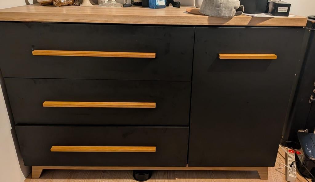 Kinderkamer inrichting 1 of 2 doorgroeibedden, kast, commode, Met deur(en), 100 tot 150 cm, Ophalen of Verzenden, Zo goed als nieuw
