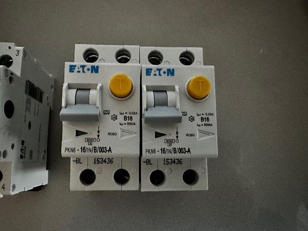 eaton aardlekautomaat, hoofdschakelaar en bel transformator, Doe-het-zelf en Verbouw, Elektra en Kabels, Zo goed als nieuw, Overige typen