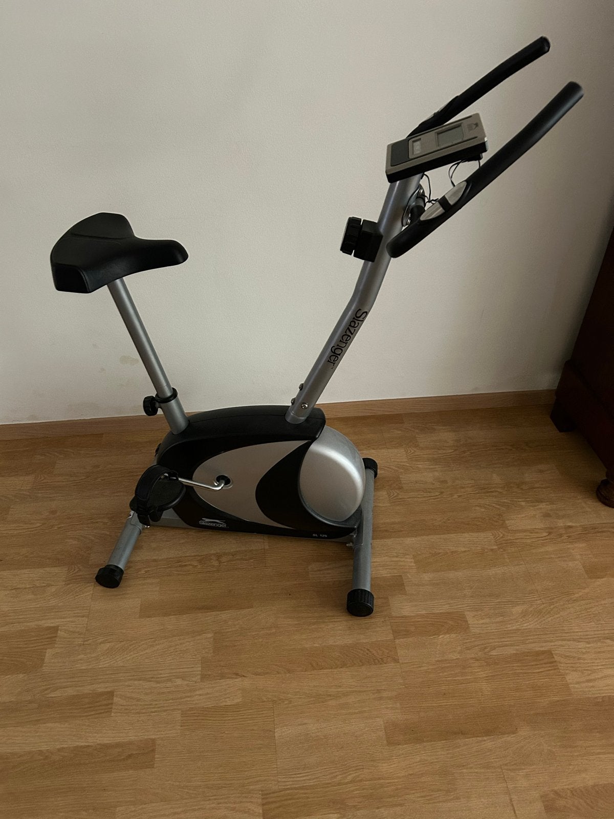 Slazenger Hometrainer - Ideaal voor Thuis Fitness, Sport en Fitness, Ophalen, Gebruikt, Metaal, Benen