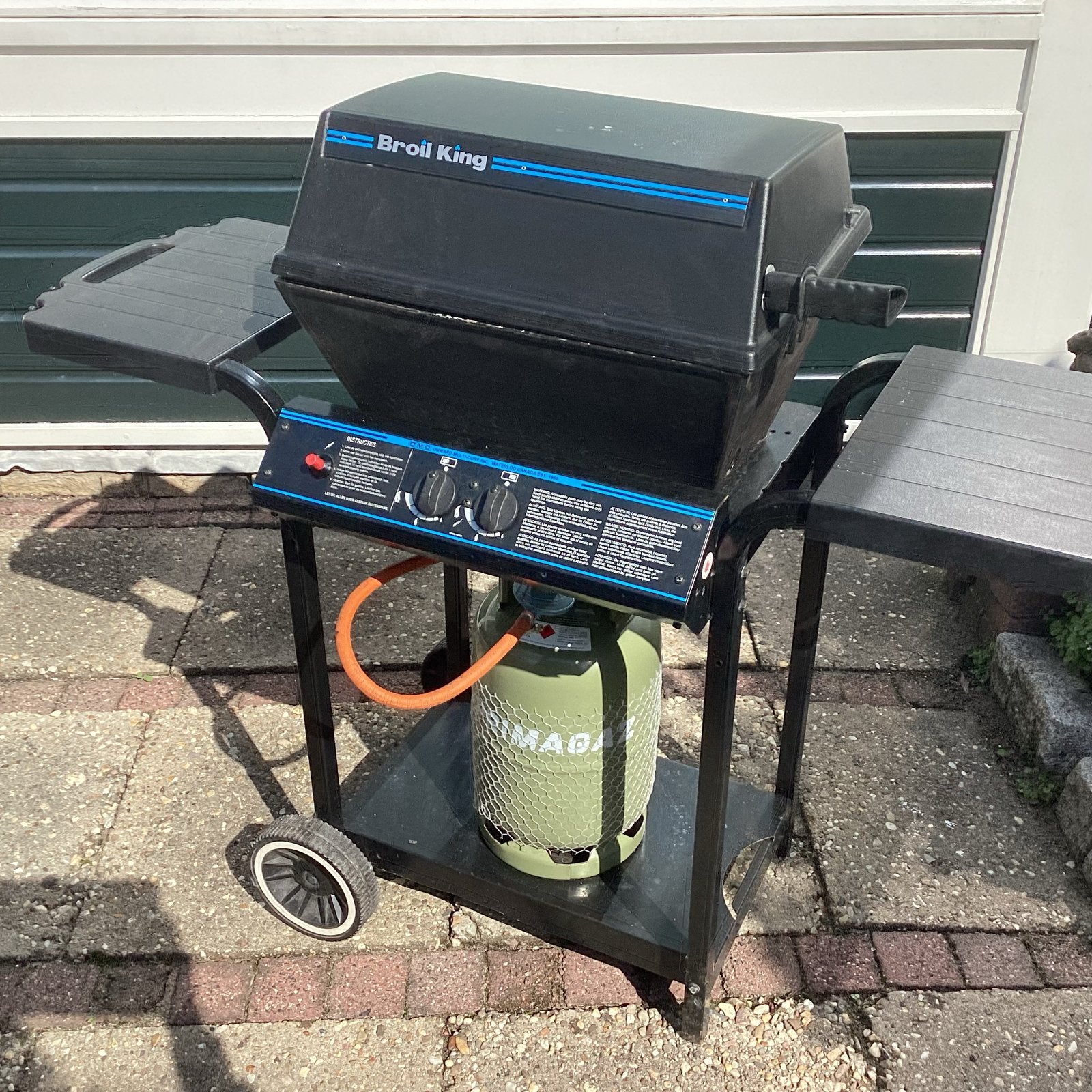 Gasbarbecue Broil King met gasfles en hoes, Ophalen, Gebruikt
