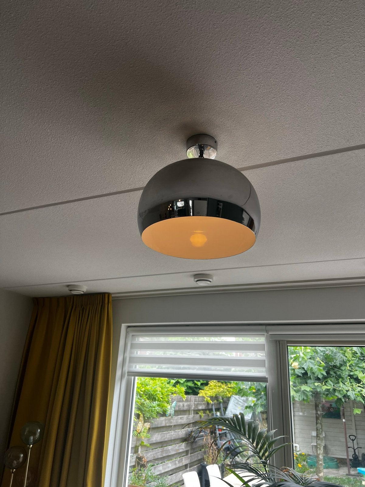 Gratis af te halen: Zilveren plafondlamp met wit interieur, Ophalen, Zilver, Gebruikt, Plafondlamp