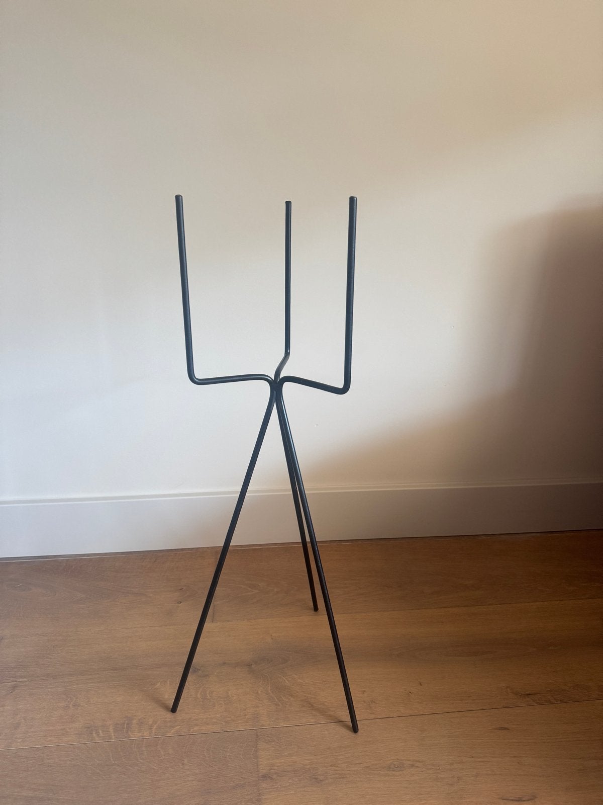 Zwarte metalen plantenstandaard (2), Huis en Inrichting, Woonaccessoires | Overige, Ophalen, Zwart, Zo goed als nieuw, Metaal