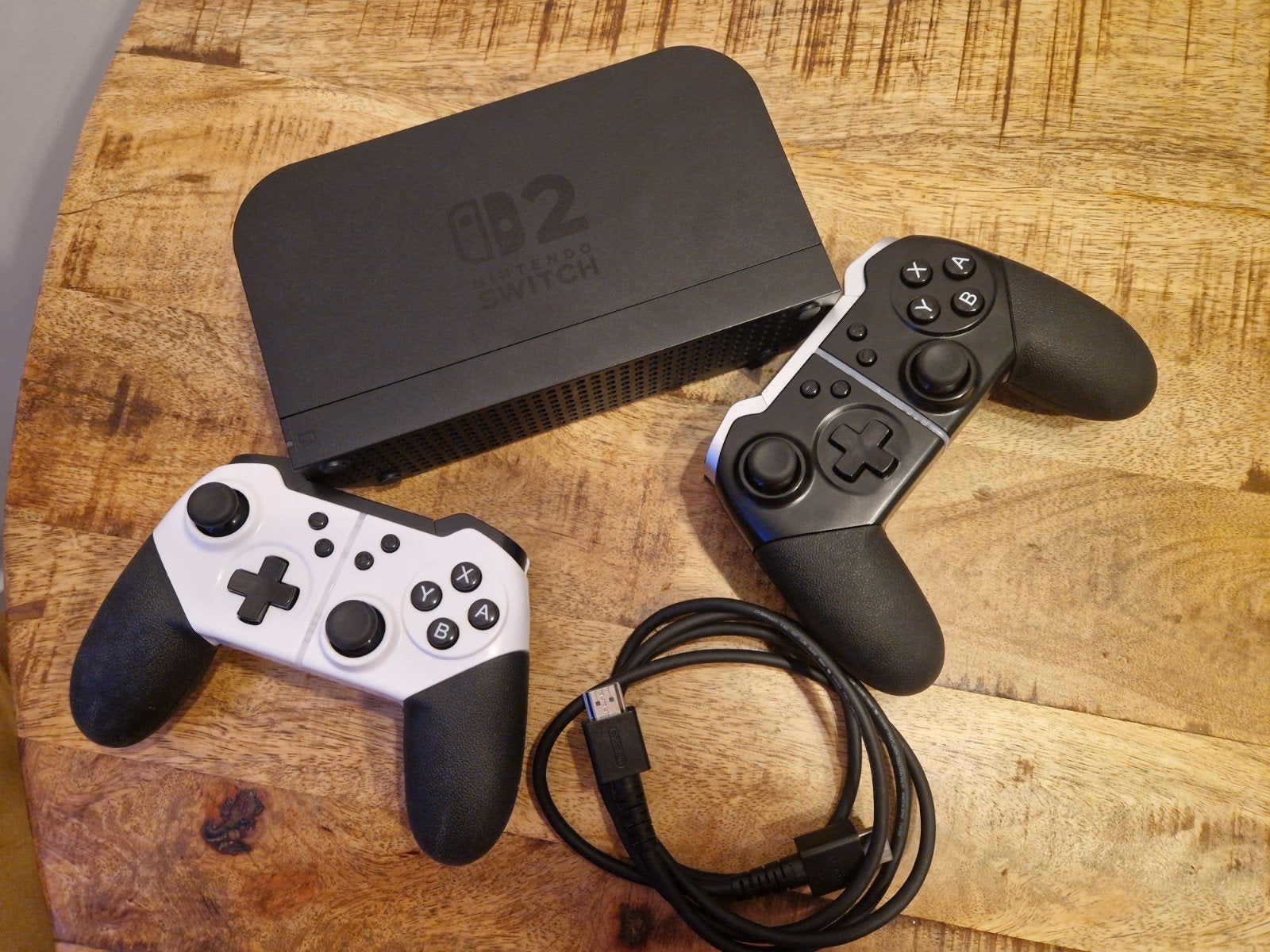Nintendo Switch 2-houder (dock), twee controlers, Ophalen of Verzenden, Zo goed als nieuw, Met 2 controllers, Switch Original