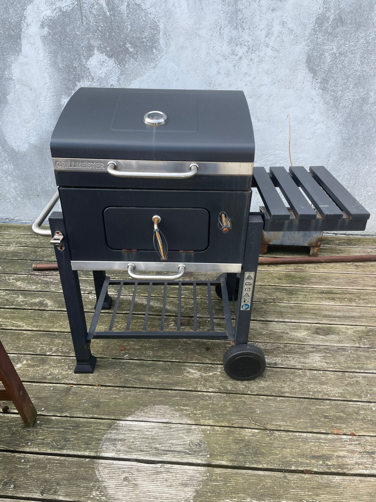 Grillmeister houtskoolbarbecue met wielen, Ophalen, Gebruikt