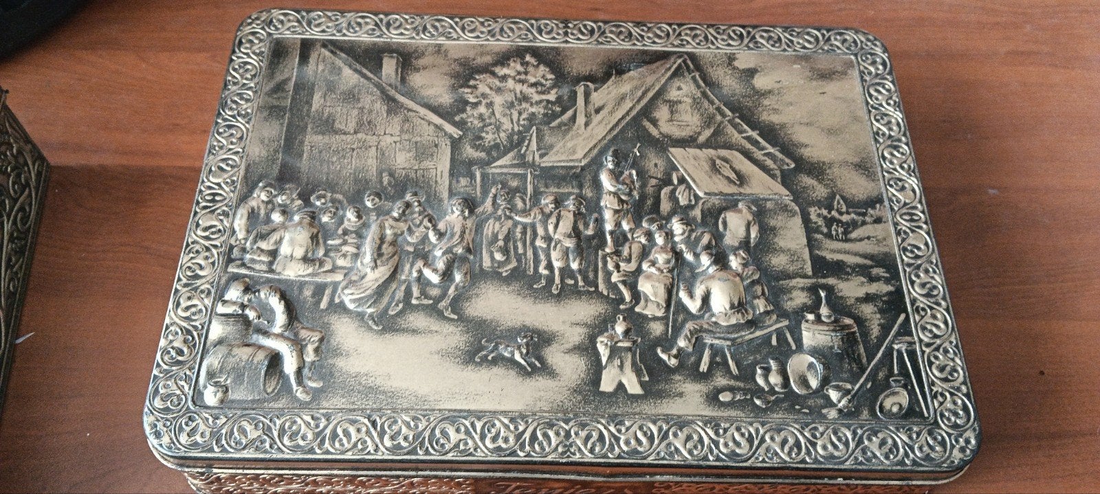 Antieke Patria koekblik met reliëfdecoratie, Antiek en Kunst, Ophalen of Verzenden