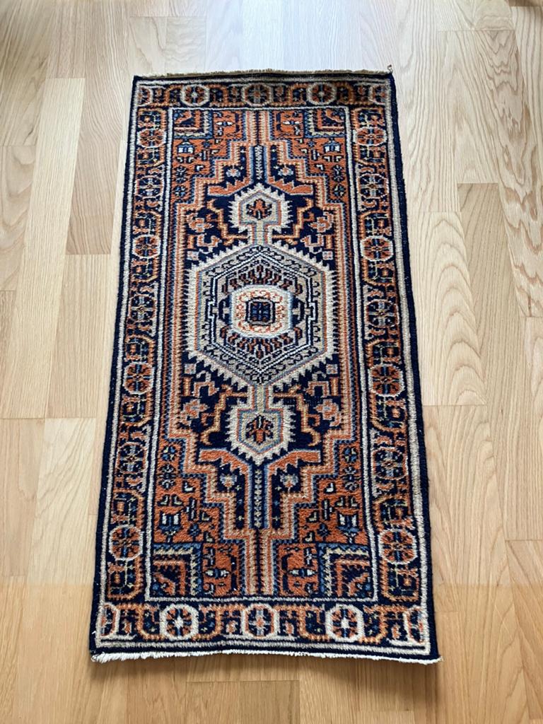 Tapijtje wol  123x61cm Basiskleur donkerblauw, 100 tot 150 cm, Zo goed als nieuw, Oosters, Rechthoekig