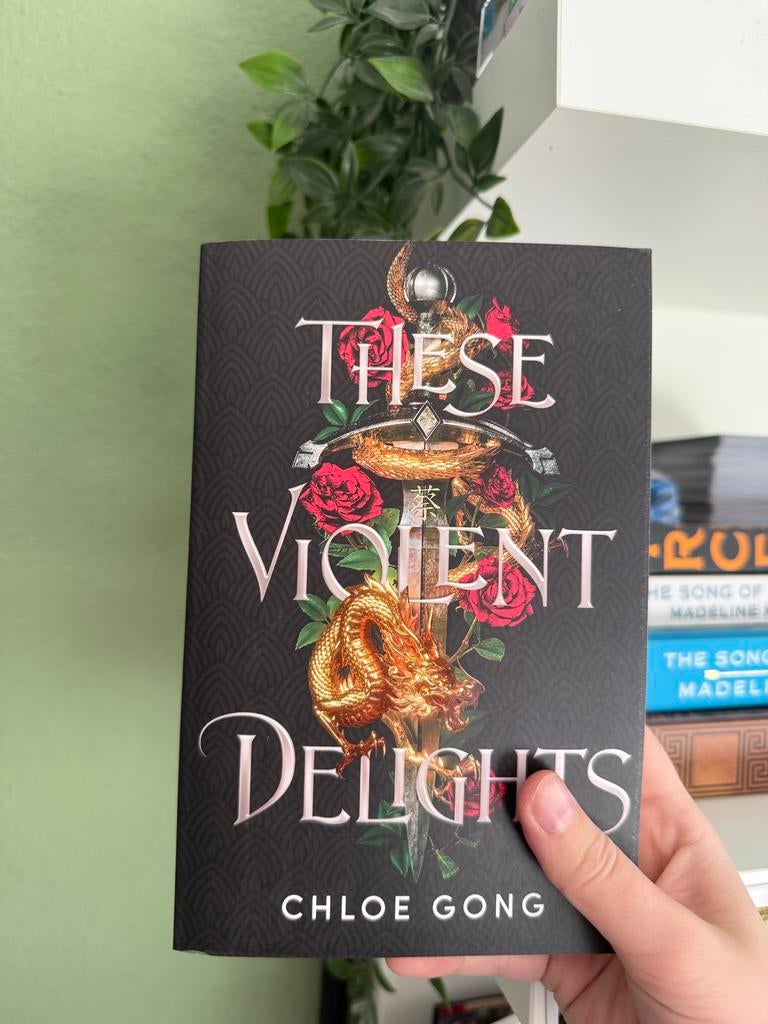 These Violent Delights - Chloe Gong (Engels Young Adult), Boeken, Ophalen of Verzenden, Gelezen, Fictie