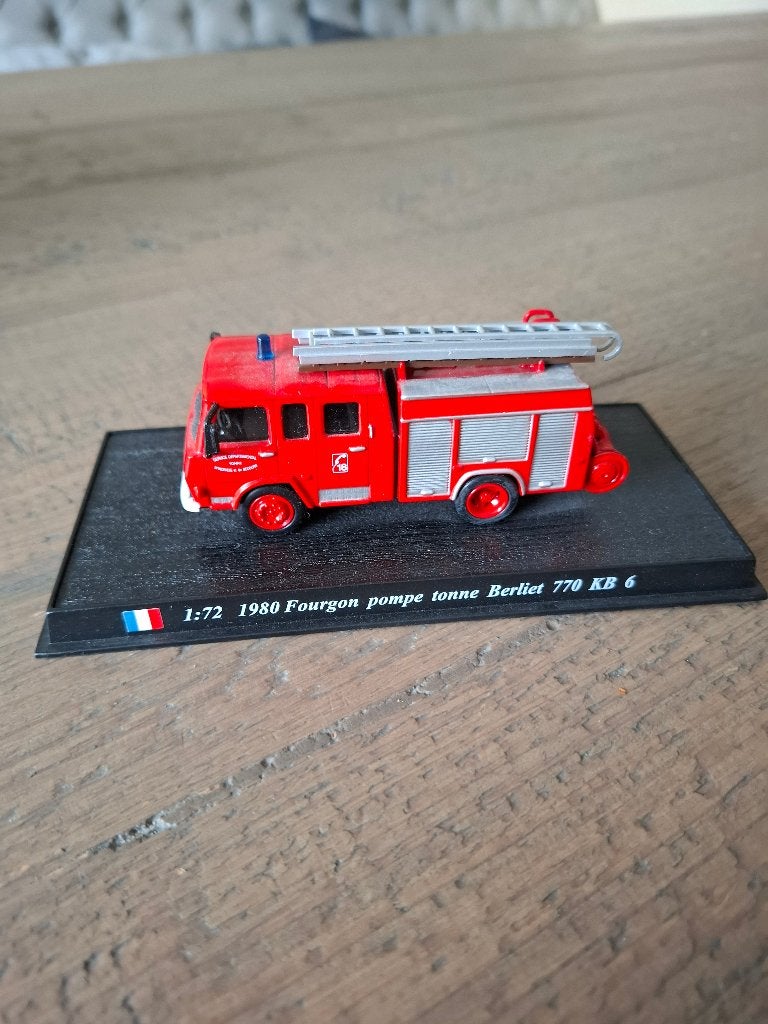 Berliet 770 KB 6 - Brandweerwagen 1980 - 1:72, Overige merken, 1:50 of kleiner, Auto, Ophalen of Verzenden