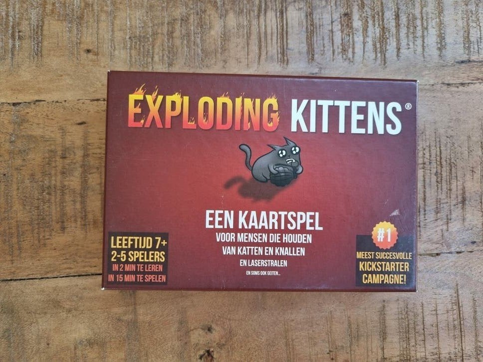 Exploding Kittens Kaartspel - Hilarisch en snel!, Vijf spelers of meer, Ophalen of Verzenden, Zo goed als nieuw