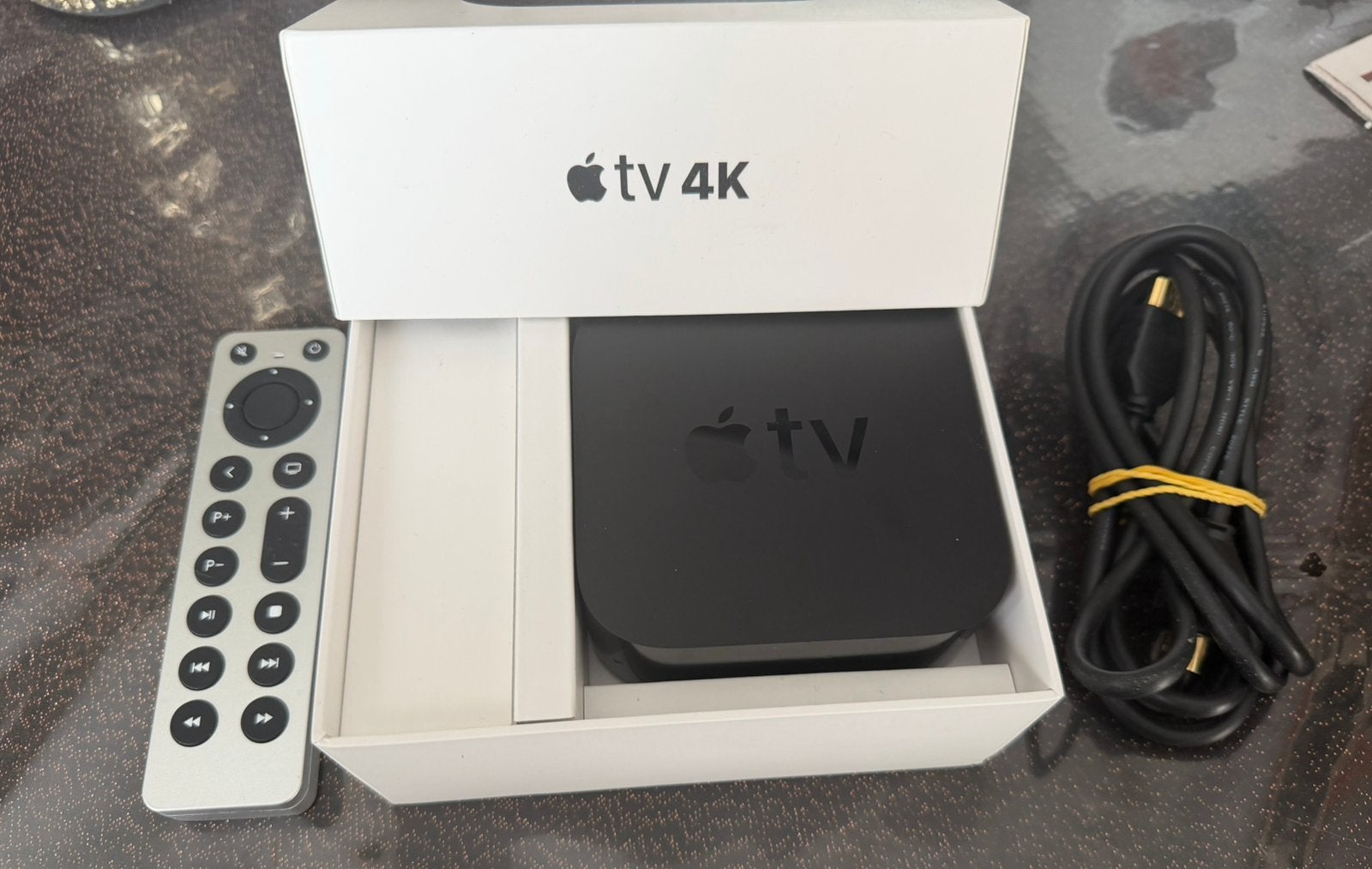 Apple TV 4K met 32GB + HDMI kabel en Afstandsbediening, Audio, Tv en Foto, Ophalen of Verzenden, Zo goed als nieuw, HDMI, Minder dan 500 GB