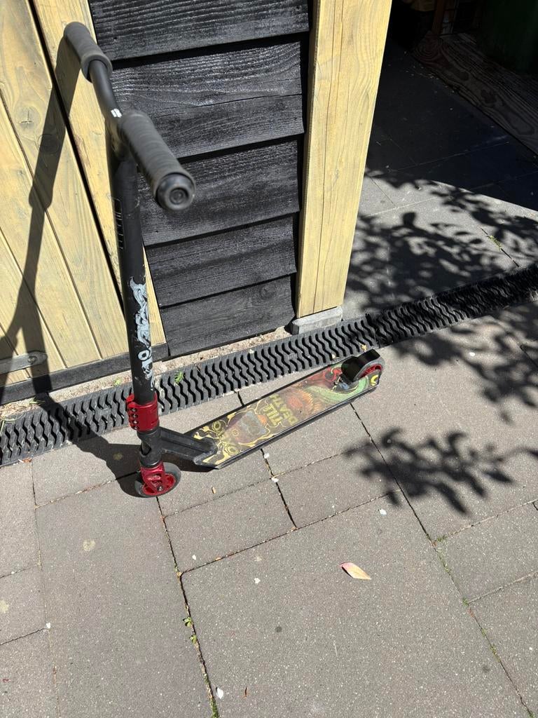 Nette stuntstep met beschermingsset, Ophalen, Zo goed als nieuw, Gewone step