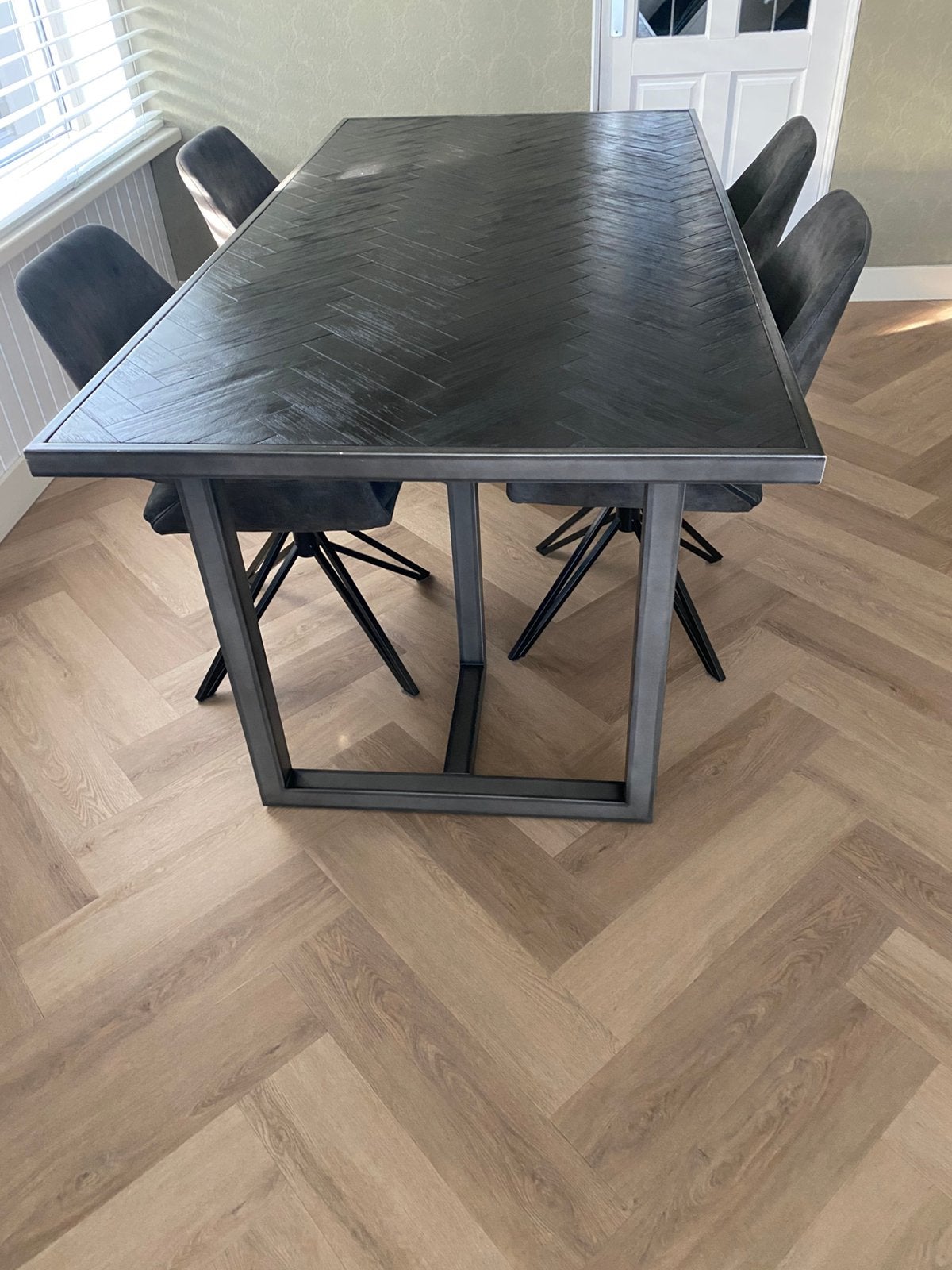 Mangohout visgraat zwarte eettafel 4 x eetkamer stoel groen, Huis en Inrichting, Ophalen, 200 cm of meer, 50 tot 100 cm, Zo goed als nieuw
