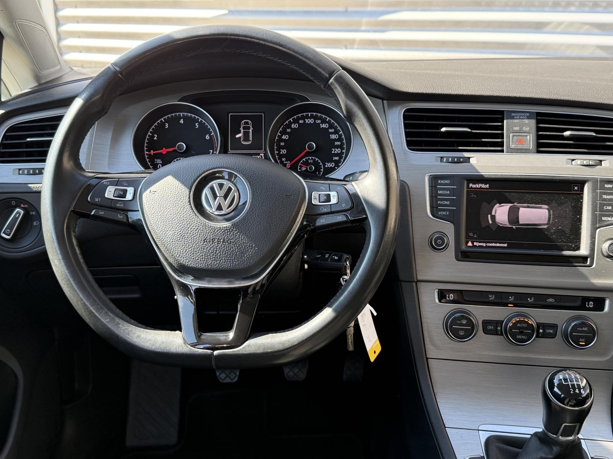 Volkswagen Golf 1.0 TSI Comfortline 2e Eigenaar|Navi|Camera|, Voorwielaandrijving, Stof, Gebruikt, Origineel Nederlands