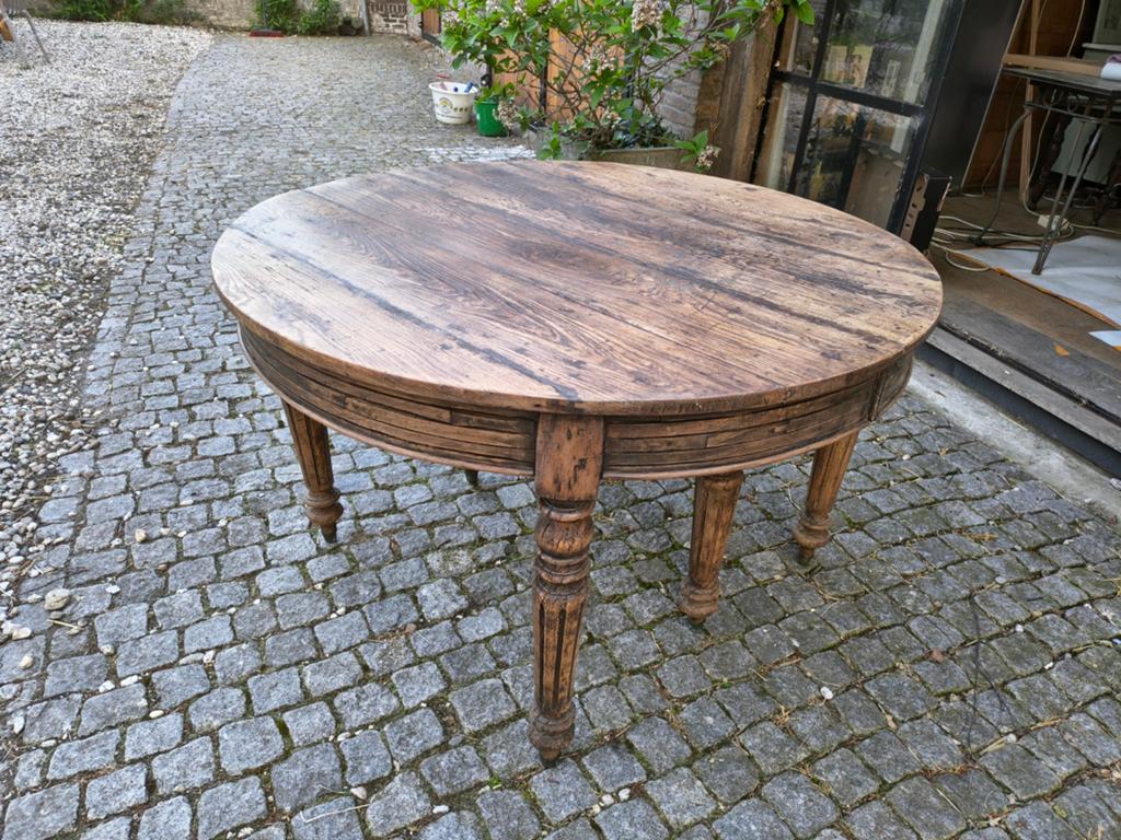 Antieke ronde tafel van massief hout, Ophalen
