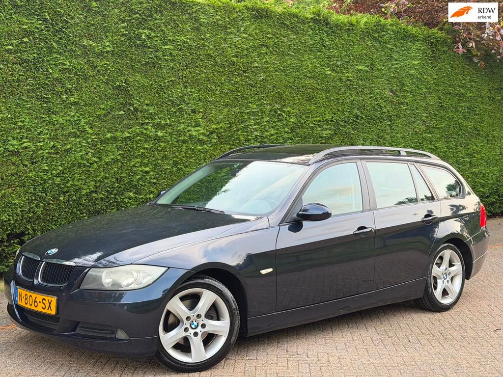 BMW 3-serie Touring 318i RIJDGOED/AUTOMAAT/PANO/APK 6-27, Auto's, BMW, Automaat, Startonderbreker, 4 cilinders, 129 pk