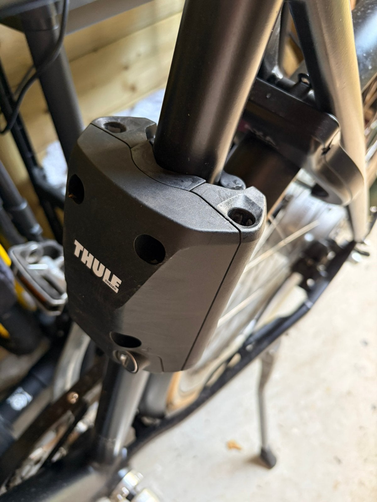 Thule Yepp Maxi Frameadapter – Extra Bevestiging, Ophalen, Zo goed als nieuw, 16 tot 18 inch