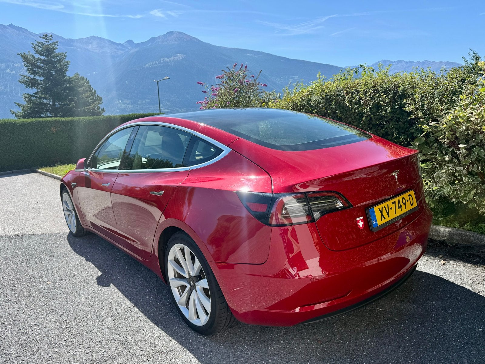 Tesla Model 3 2019 Long Range AWD Red Metallic, Automaat, 1831 kg, Zwart, Elektrisch