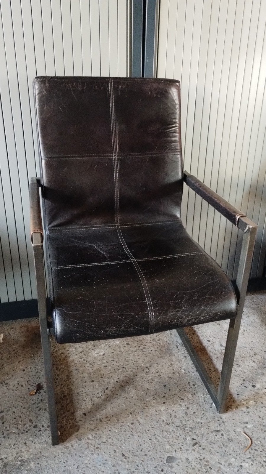 Bruine Leren Stoel - Comfortabel en Stijlvol, Ophalen, Gebruikt, Eén, Leer