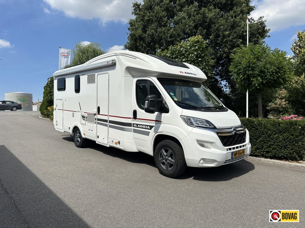 Adria Matrix Axess 670 SP, Caravans en Kamperen, Campers, Ringverwarming, Luifel, 7 tot 8 meter, Bedrijf