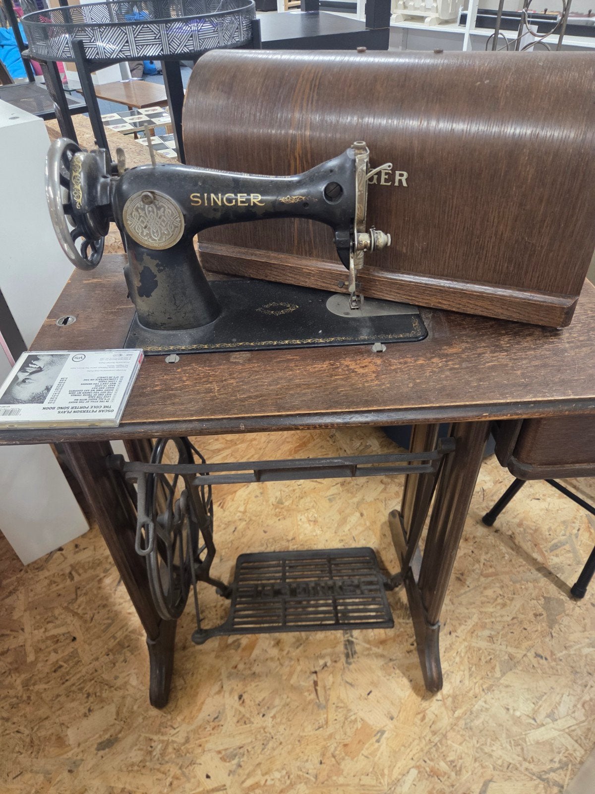 Antieke Singer Naaimachine met Houten Kast - Model EA743908, Ophalen