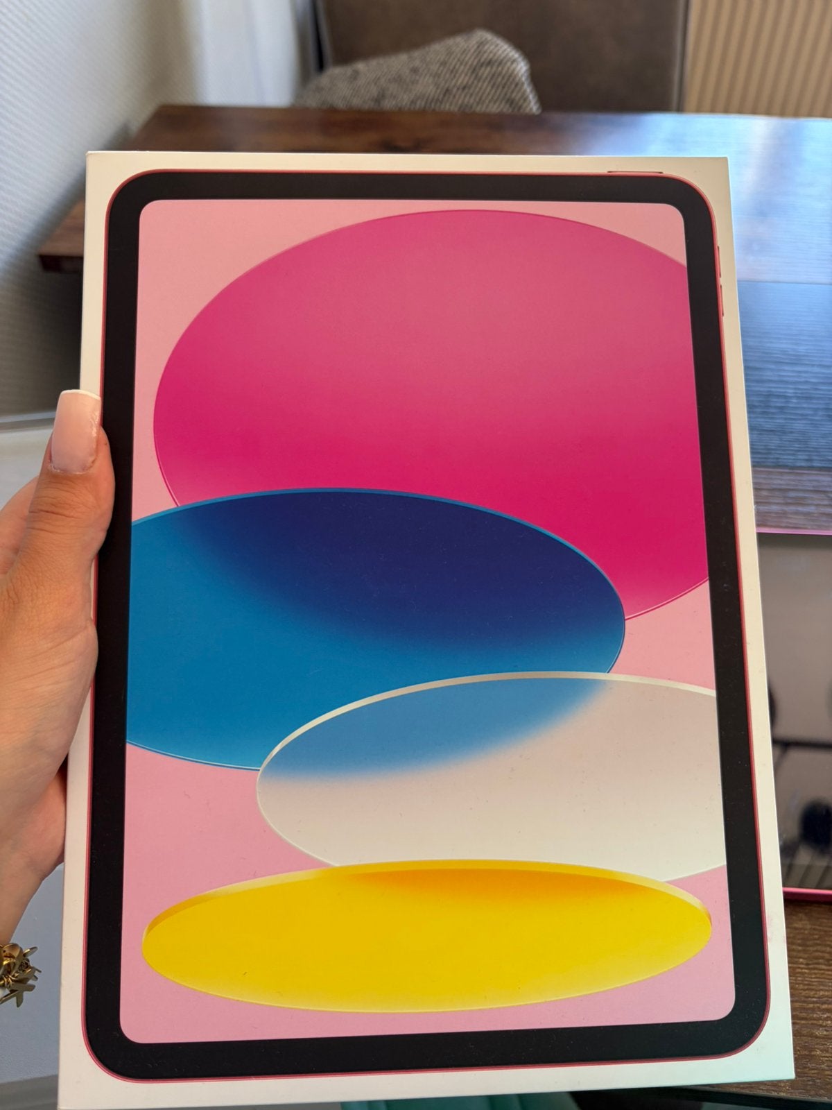 Foto 3 van Apple ipad roze 10the generation 64GB