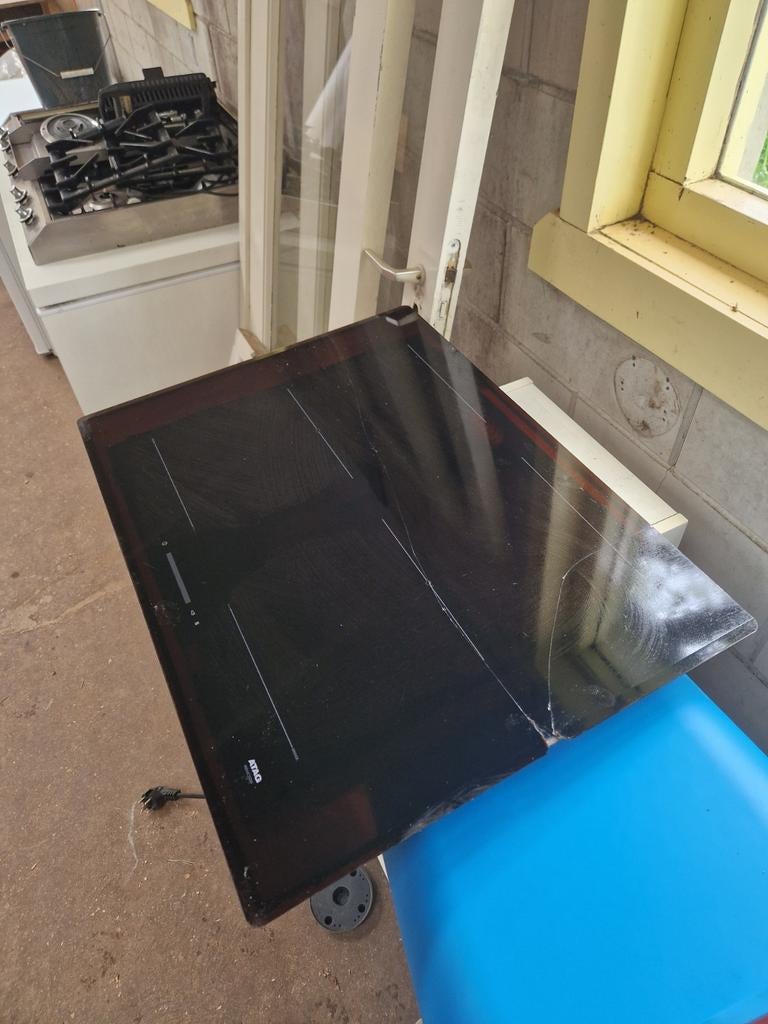 Atag inductieplaat met gebroken glasplaat - Doe een bod, Witgoed en Apparatuur, Kookplaten, Ophalen, Gebruikt, 4 kookzones, Inbouw