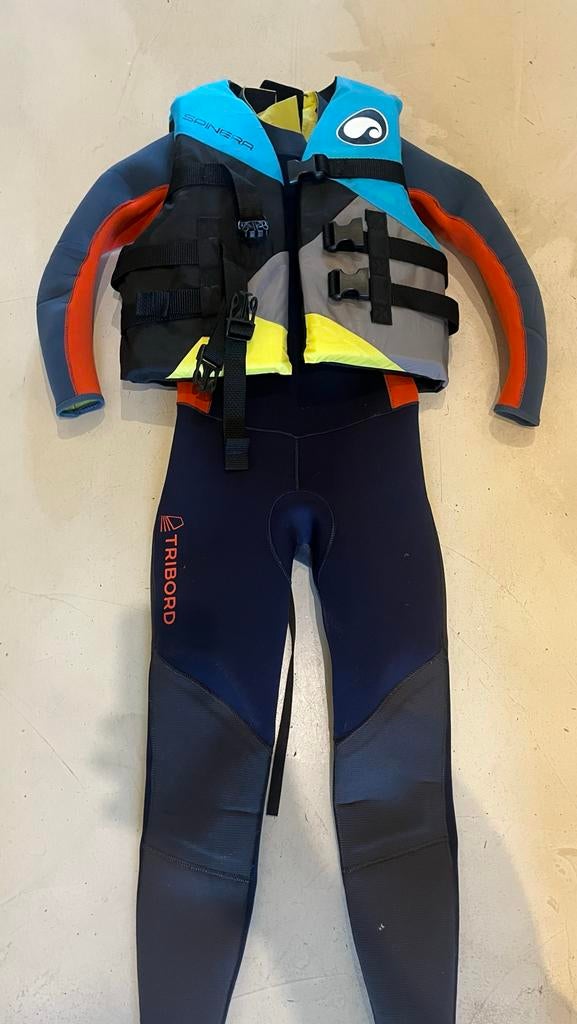 Wetsuit kind met reddingsvest 10, Watersport en Boten, Watersportkleding, Ophalen of Verzenden, Gebruikt, Kind, Wetsuit