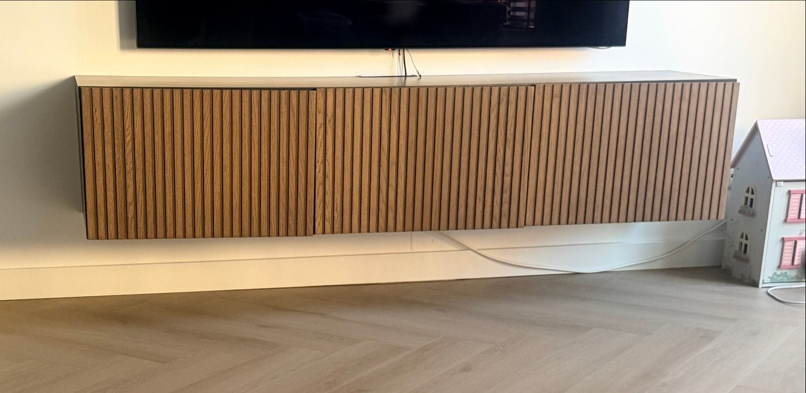 IKEA Besta tv meubel 180x38x42 cm - zo goed als nieuw, Ophalen, 150 tot 200 cm, Zo goed als nieuw, Minder dan 100 cm